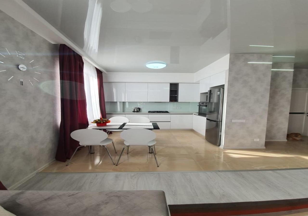 Lux New Apartment 2019 Charkiv Exteriör bild